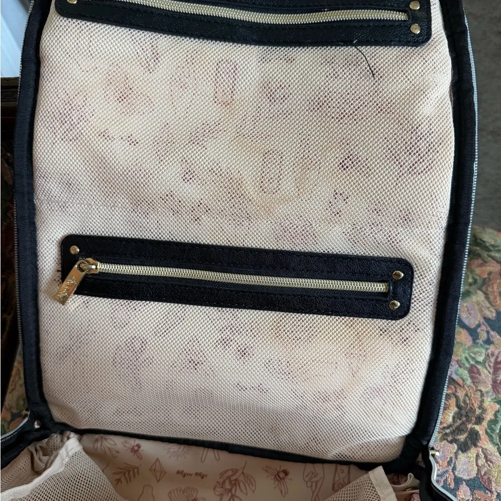 Itzy Ritzy Black and Gold Quilted Diaper Backpack - Picture 13 of 16